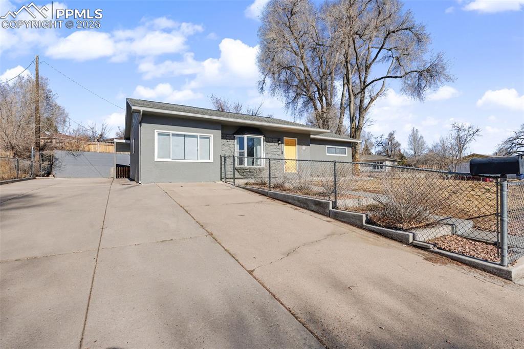 1601 Hallam Avenue photo 3