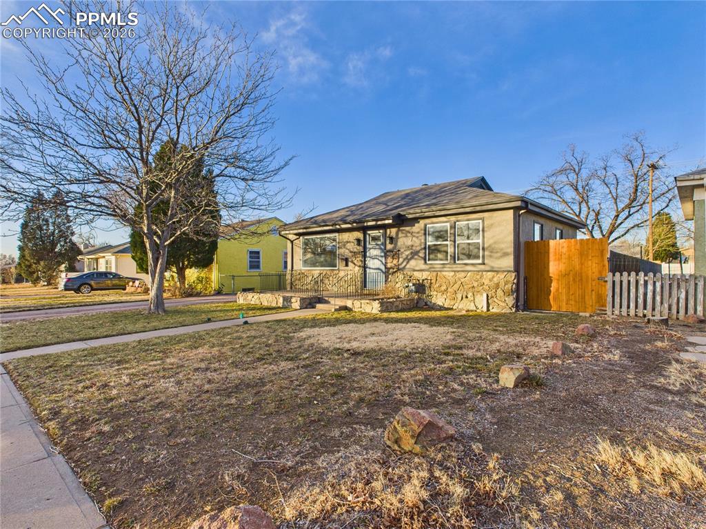 2727 Denver Boulevard photo 2