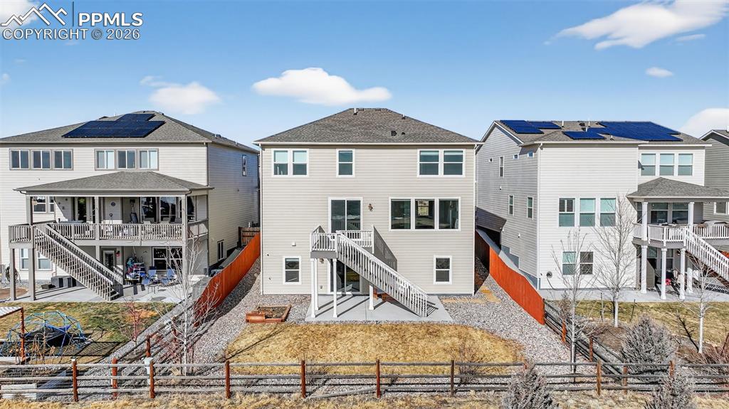 Trex Deck with fenced backyard