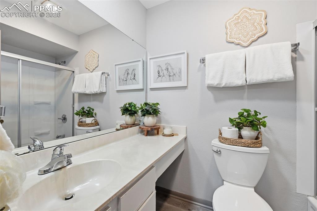 Upper level full bathroom