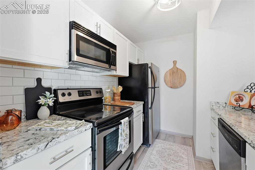 Kitchen stainless steel appliances, updated countertops