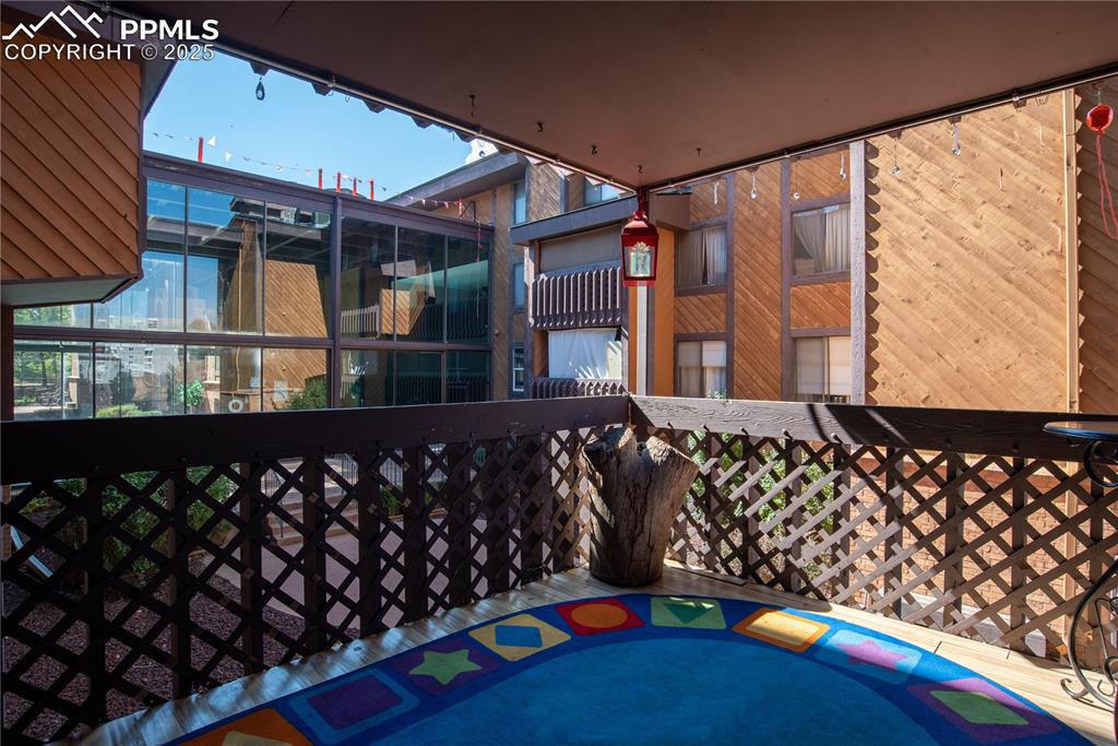 View of patio / courtyard 