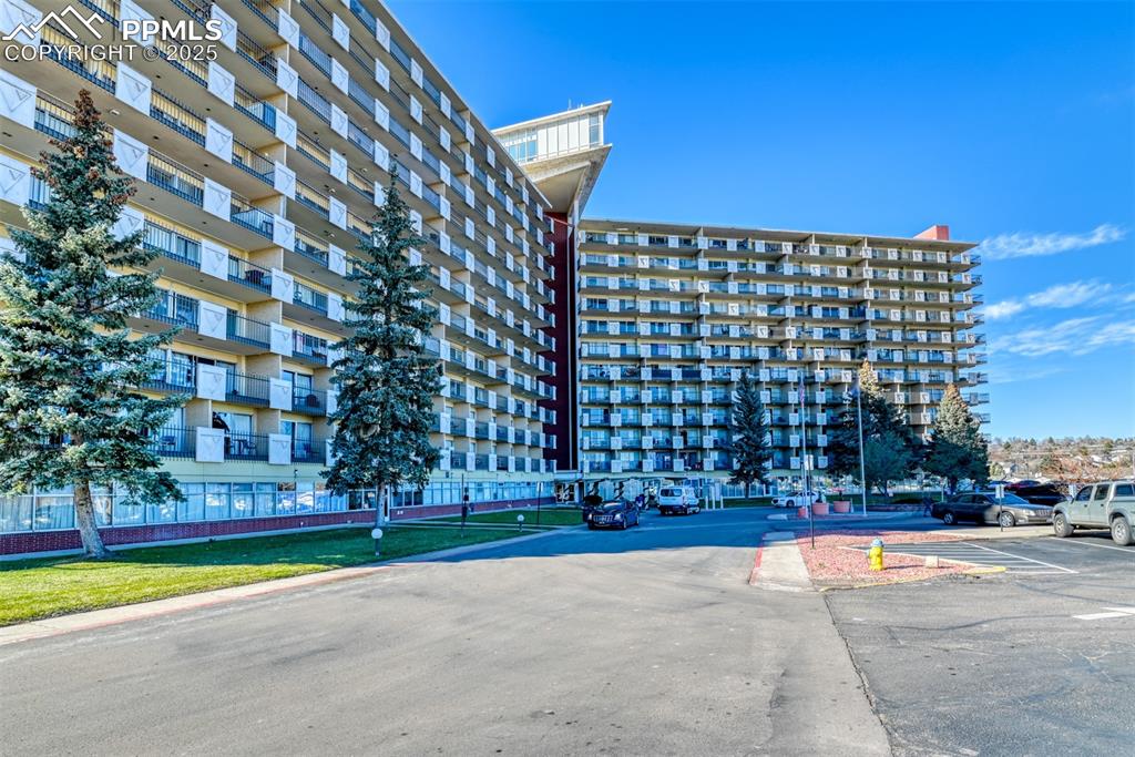 411 Lakewood Circle #B1016