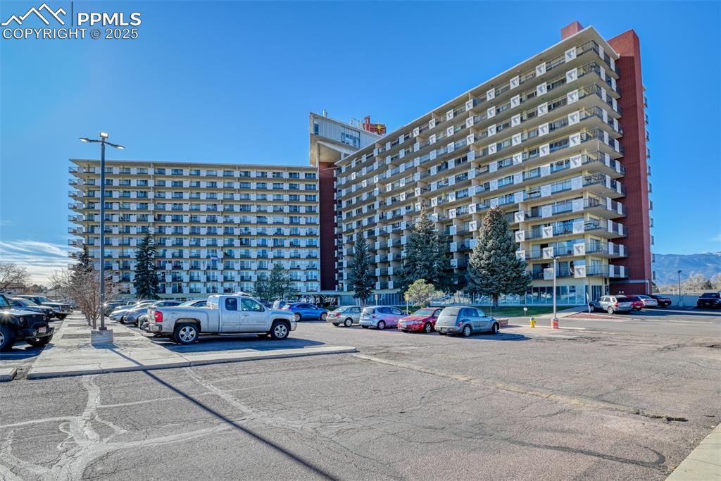 411 Lakewood Circle #B1016 photo 3