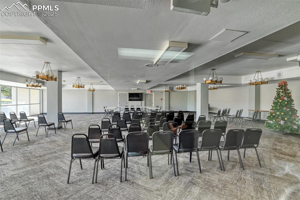 Conference room that you can use.