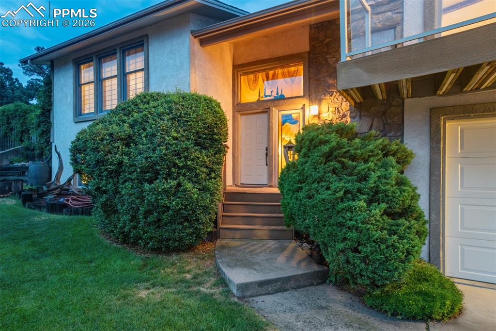 4323 Roundtree Court photo 2