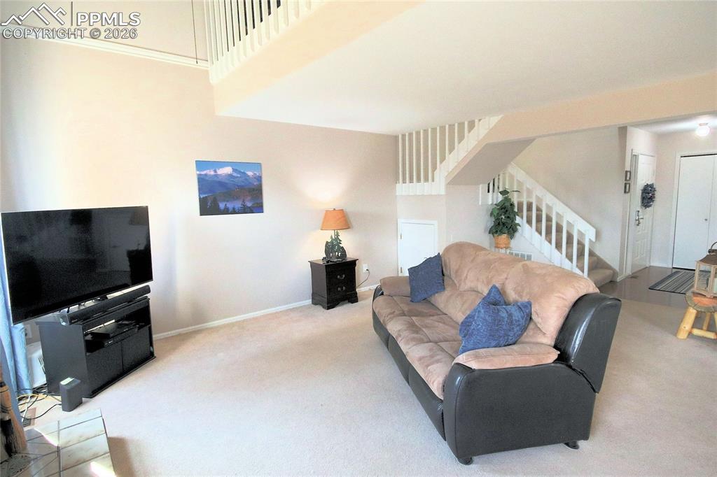 Bright and roomy living room!