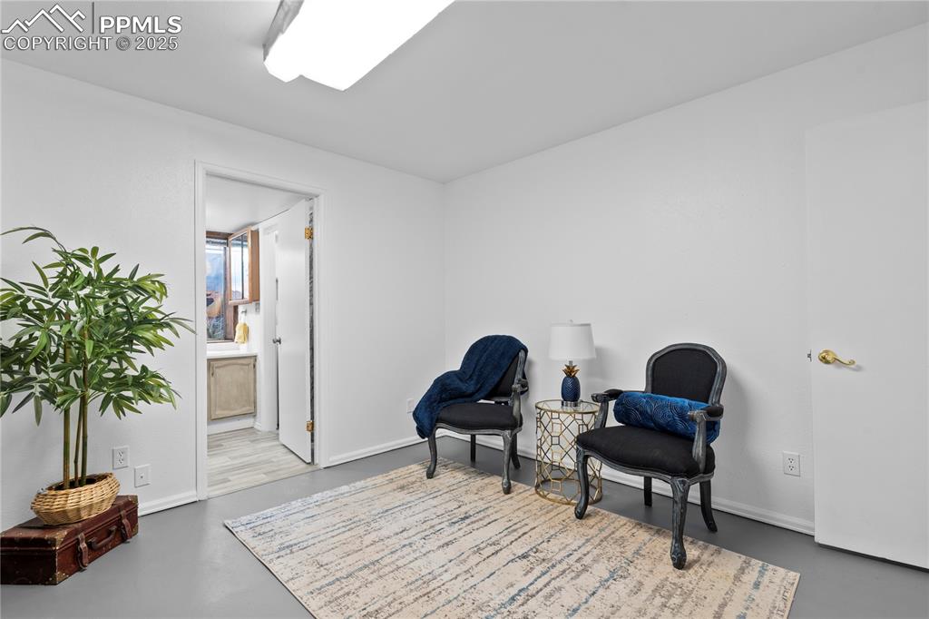 Lower Bedroom w/attached bath & laundry!