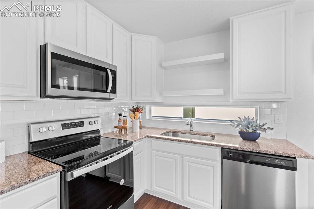 *Photos of a model home*