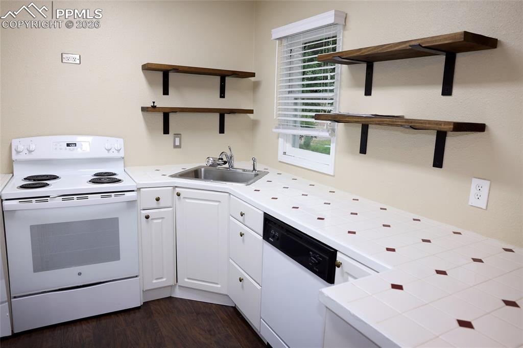 Nice Appliances and Natural Light in the Kitchen