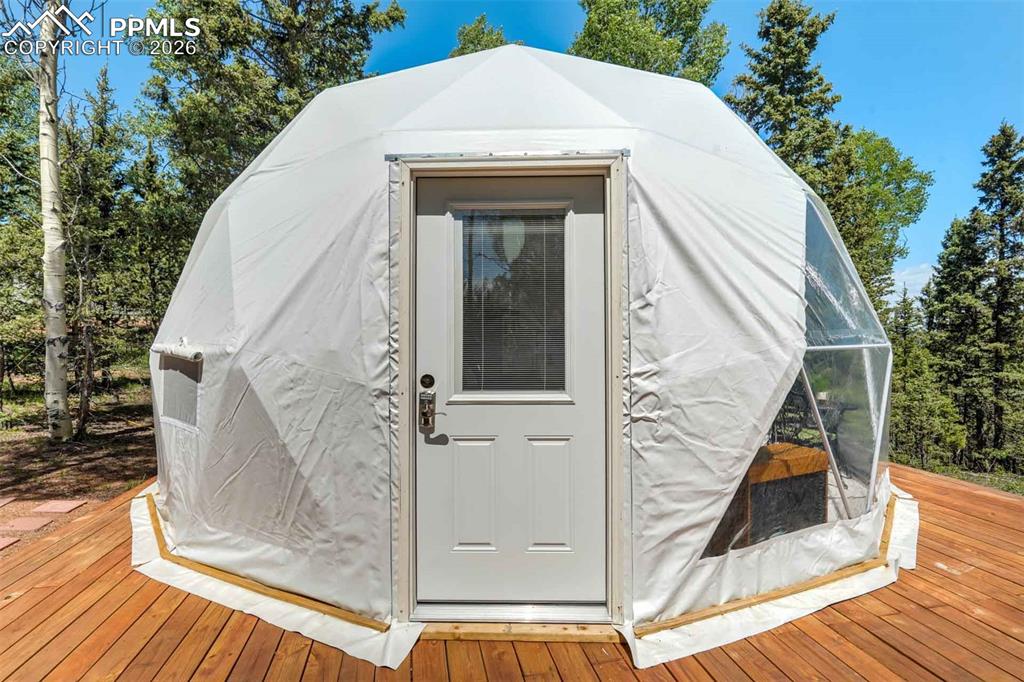 Bubble tent negotiable and  is a wood deck and fully furnished.