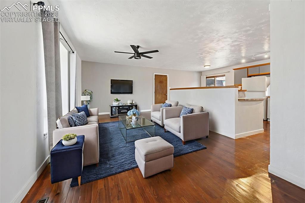 1431 Northview Drive photo 2