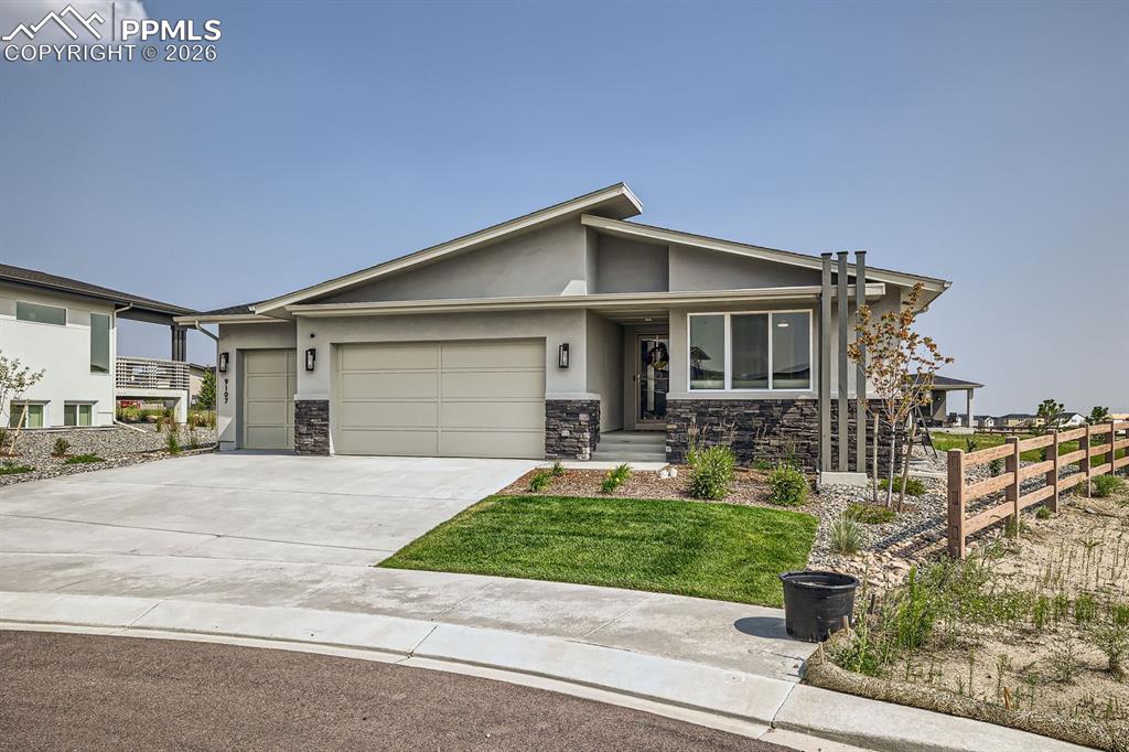 9107 Glitter Way photo 2