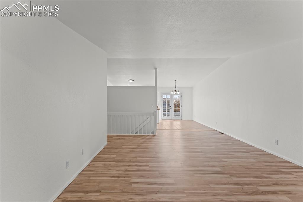 2355 Heathercrest Drive photo 3