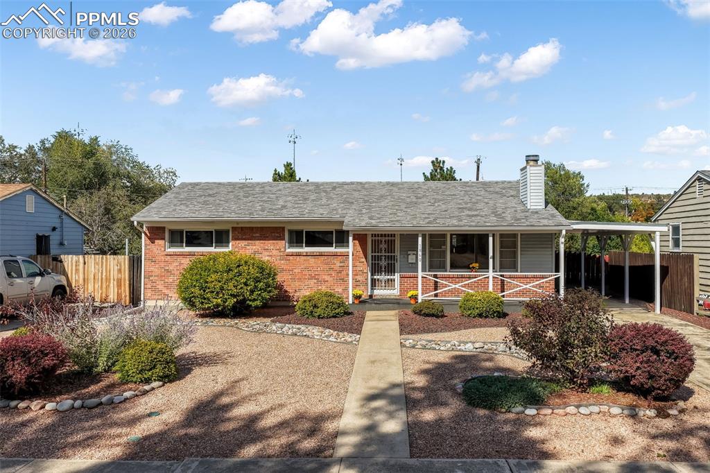 Front angle highlighting yard space