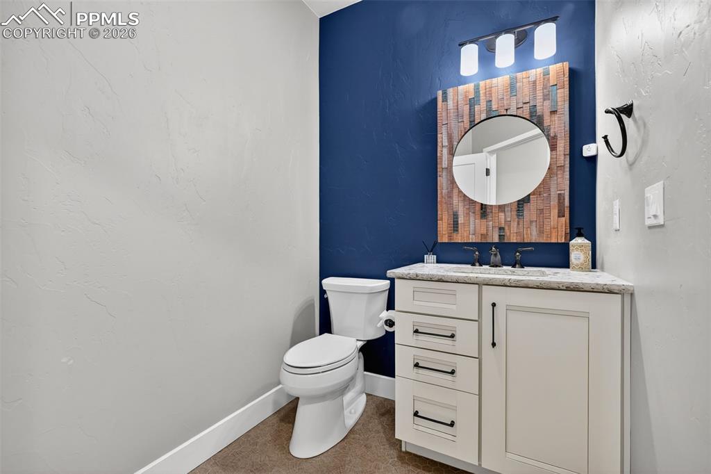 main level 1/2 bath connected to mudroom