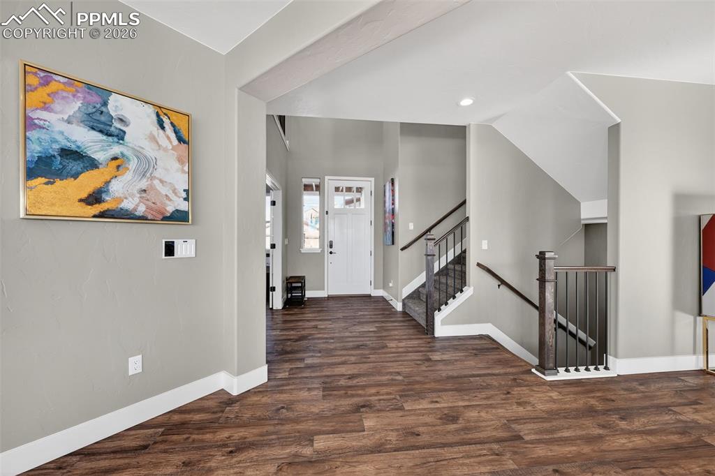 entry way, open floor concept
