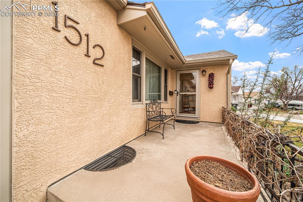 1512 Alexander Circle photo 2