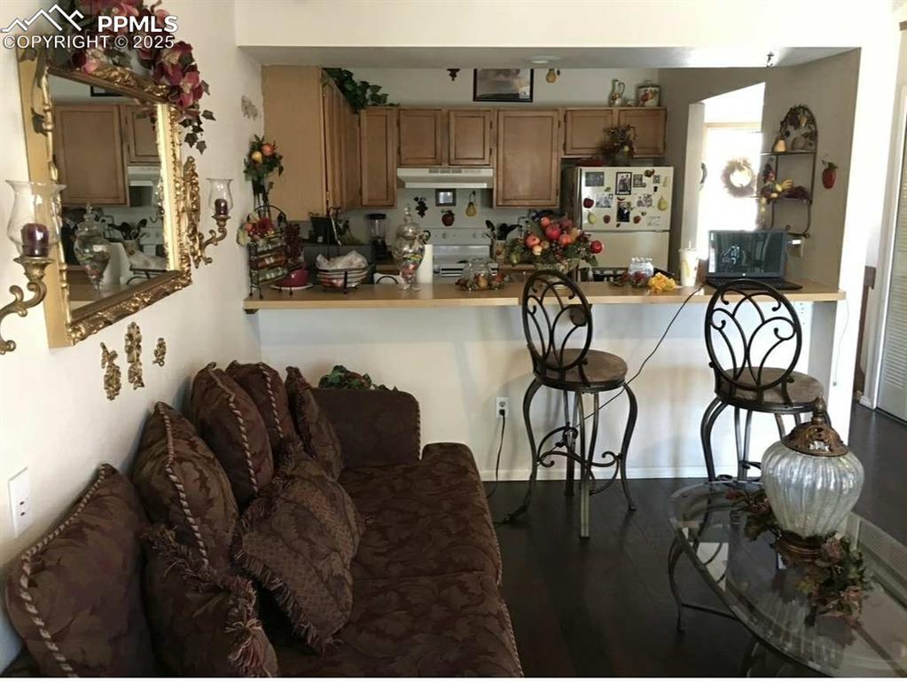 4537 Lamplighter Circle photo 3