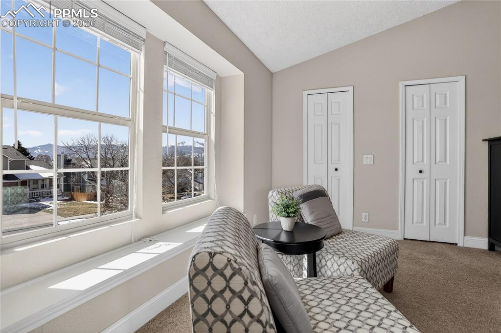 Sitting area w/ views to mountains