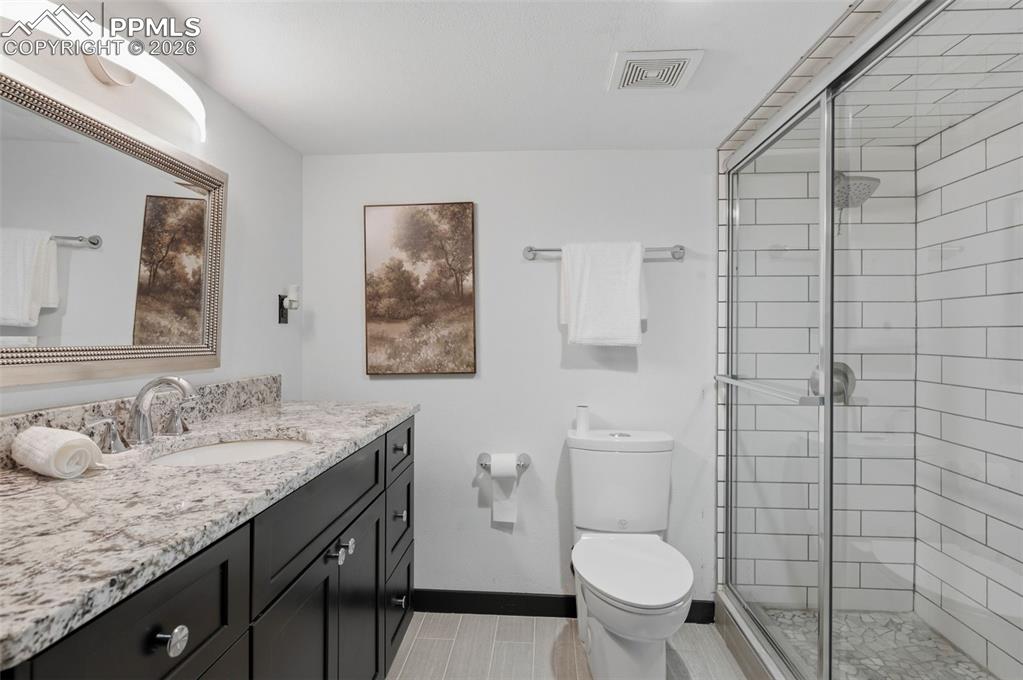 Basement bedroom en suite bath