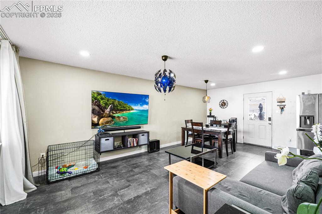 1810 Jones Avenue photo 2