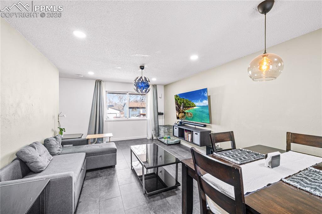 1810 Jones Avenue photo 3