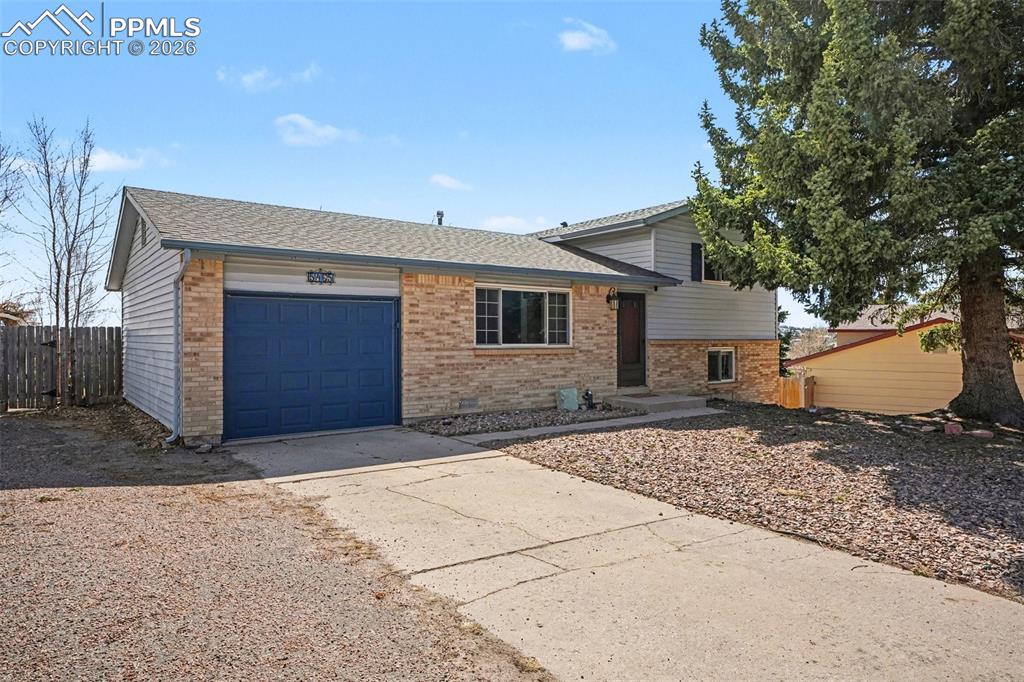 5465 Escondido Drive photo 2