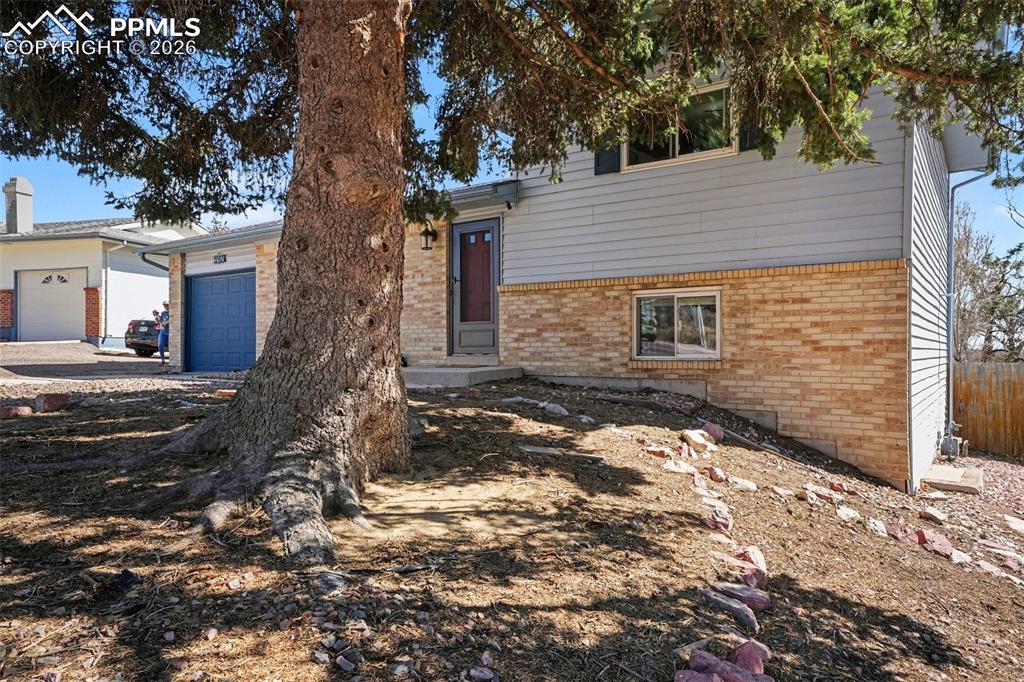 5465 Escondido Drive photo 3