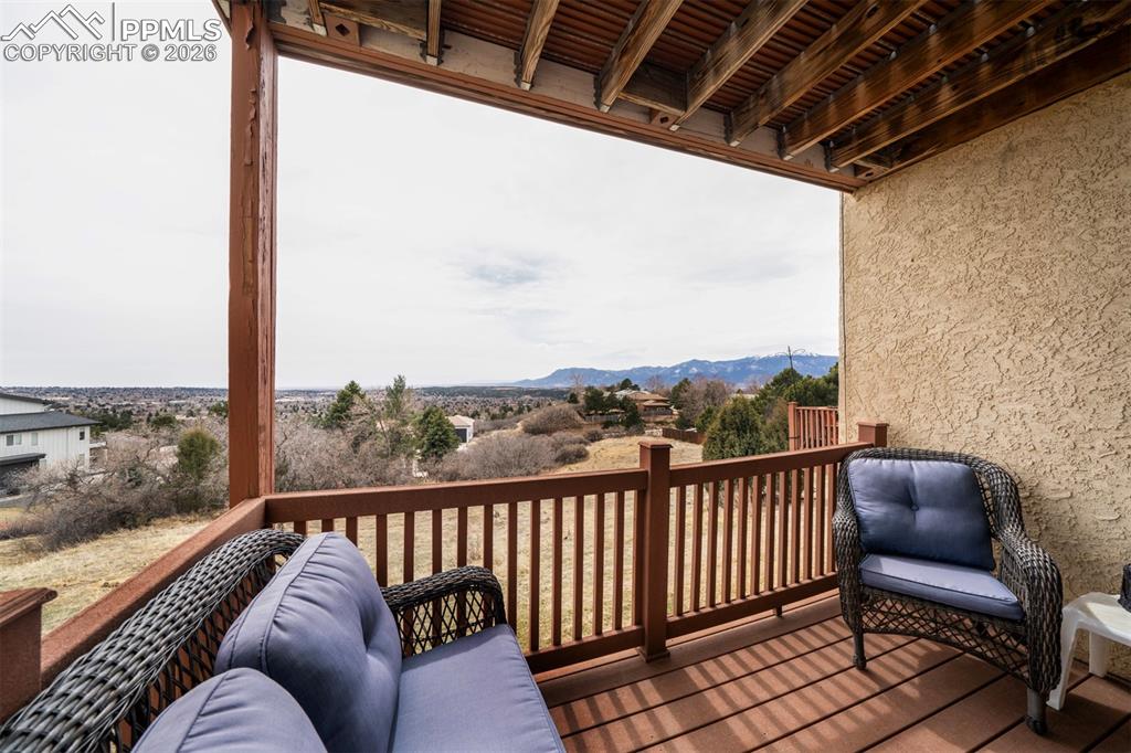 Main level deck   Views!!!