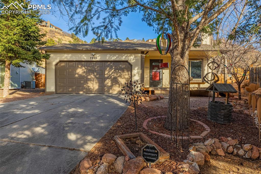 7211 Rising Moon Drive photo 2