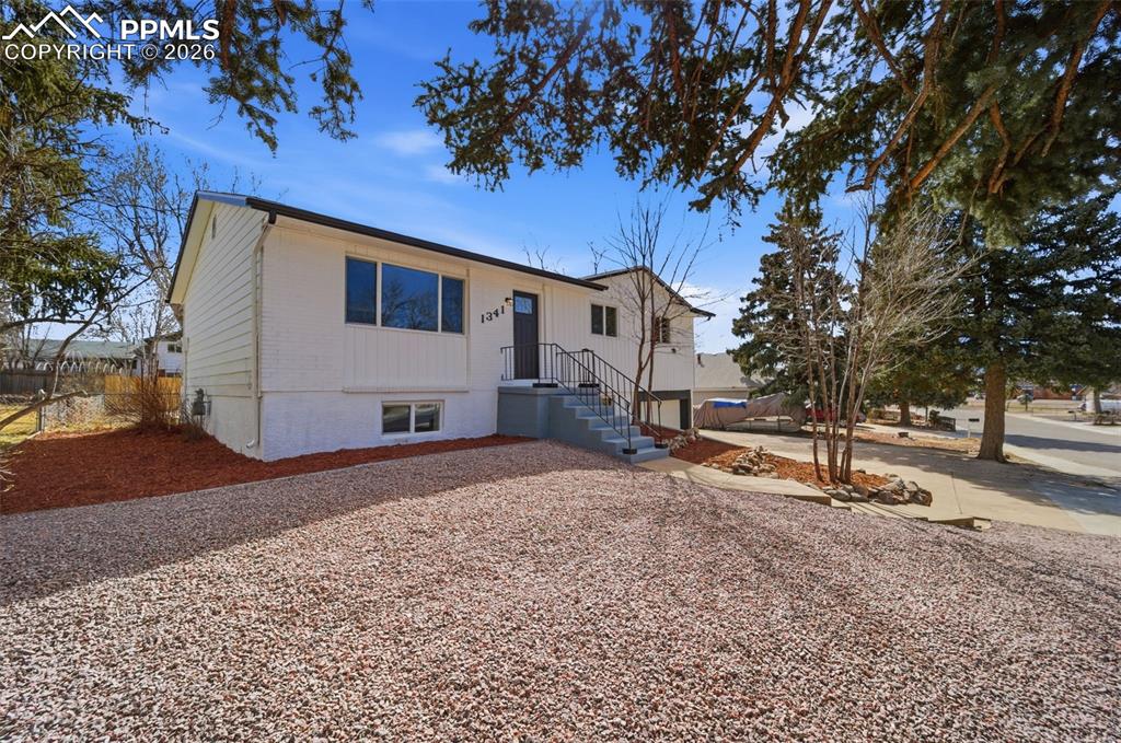 1341 Shenandoah Drive photo 2