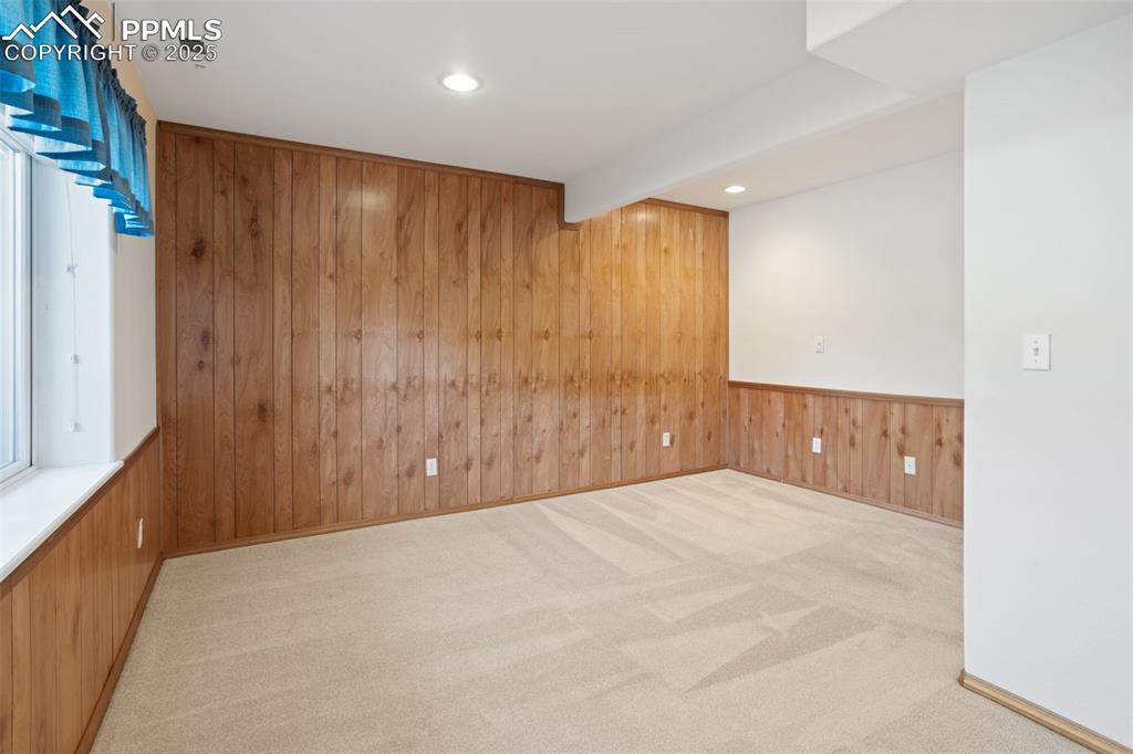 Spacious Basement Bedroom!