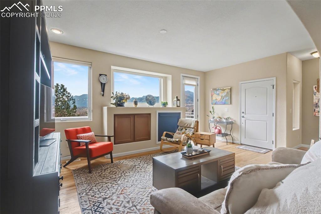 1354 Mirrillion Heights photo 3