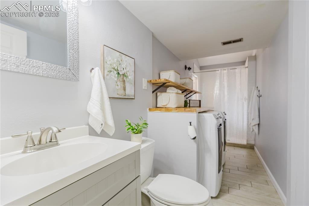 Lower level 3/4 bath