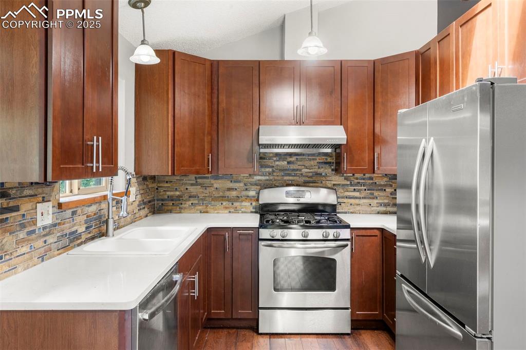 Quartz Countertops in the Kitchen