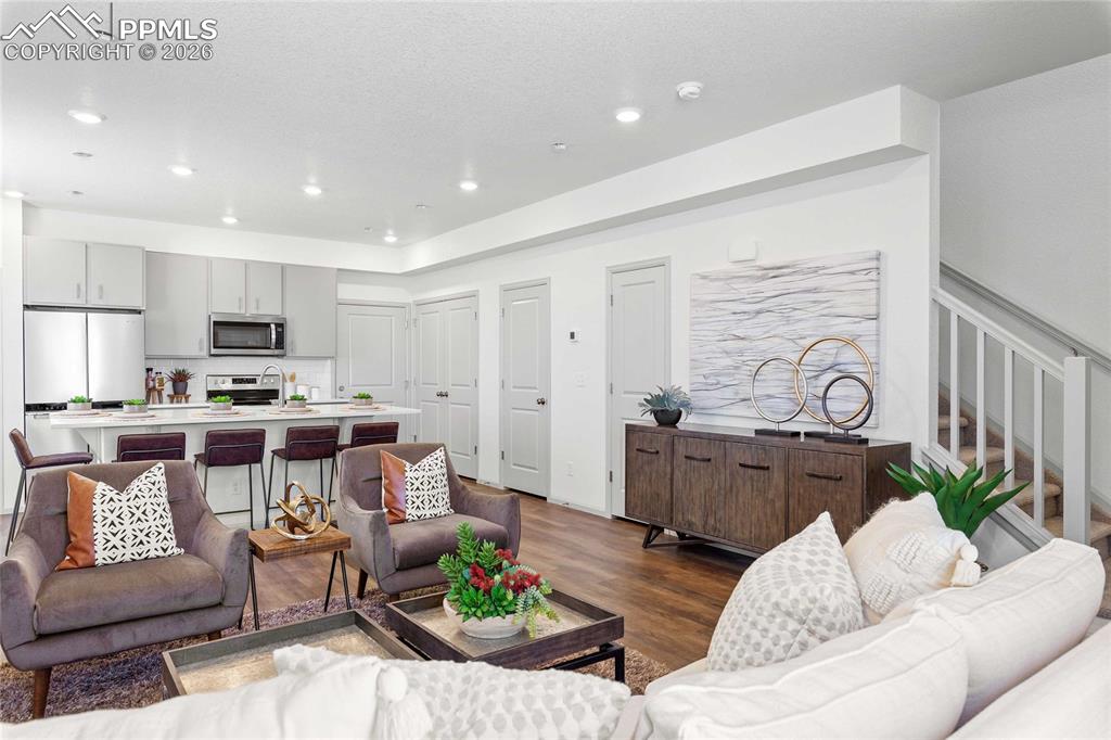 5873 Uptop Point photo 2