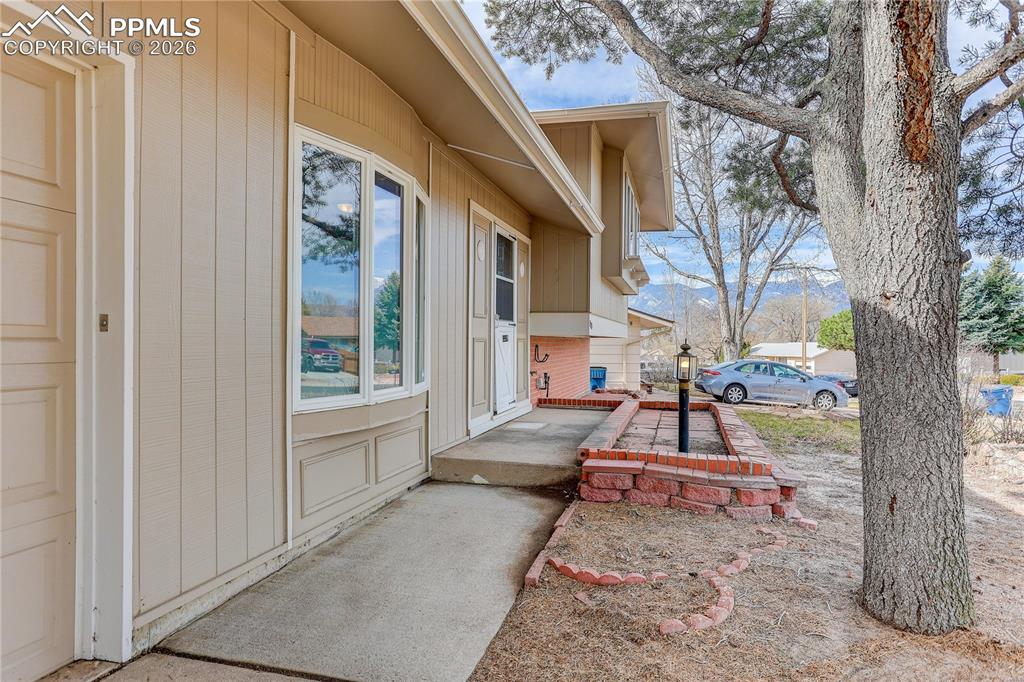 Front entry walkway.