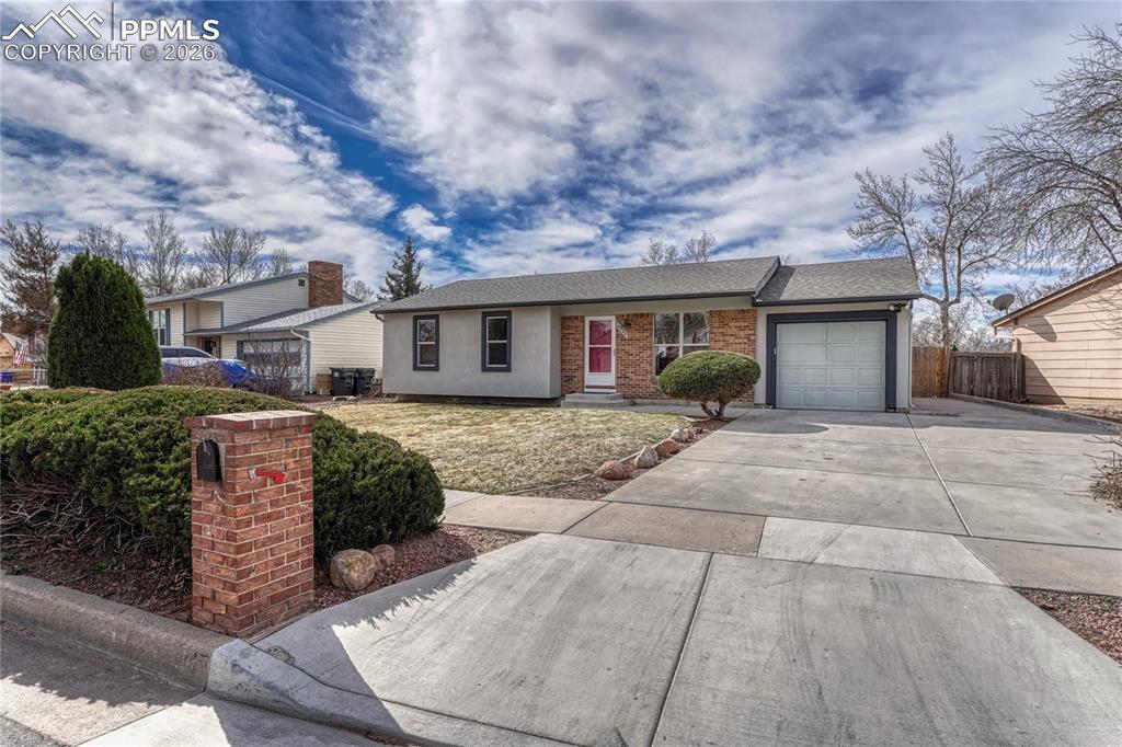 4525 Melville Drive photo 2