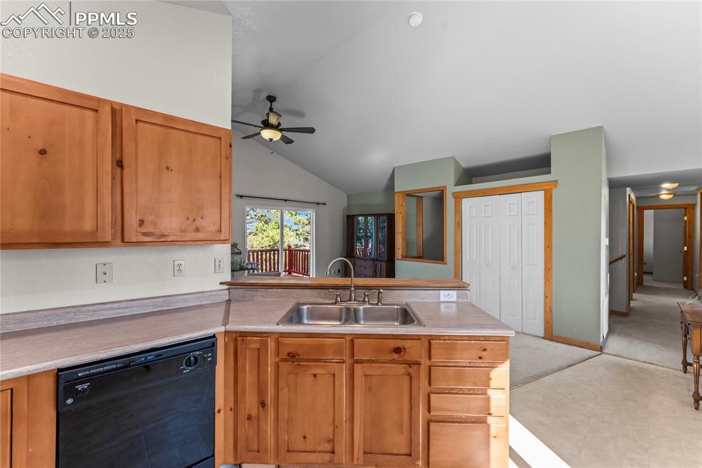 Kitchen with dishwasher