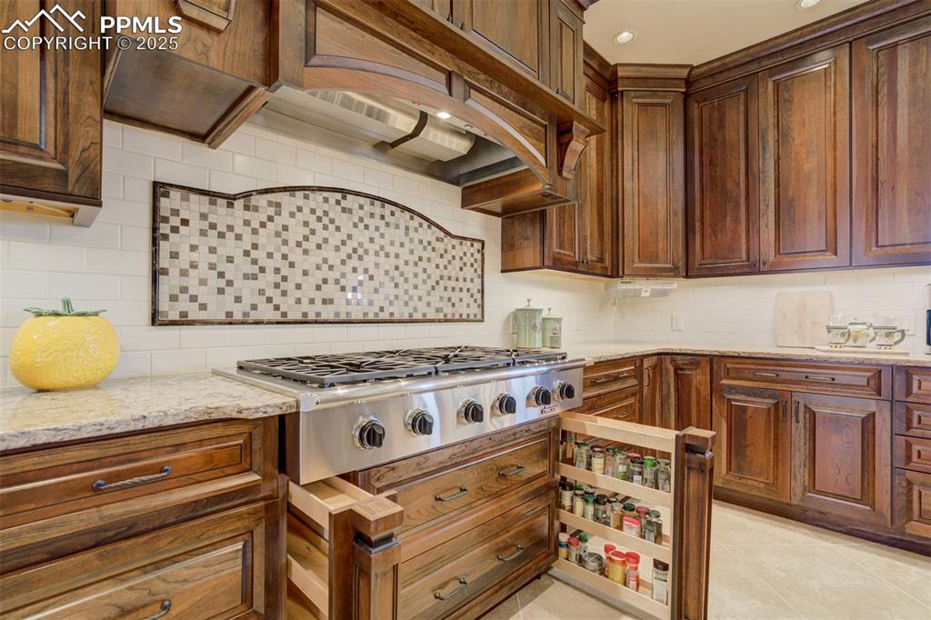 6-burner gas stove with pull out spice racks