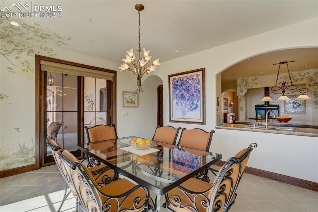 Dining area off kitchen