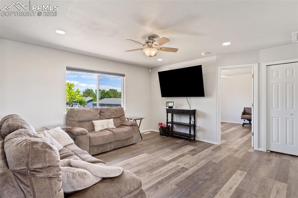 817 S Aguilar Lane photo 3