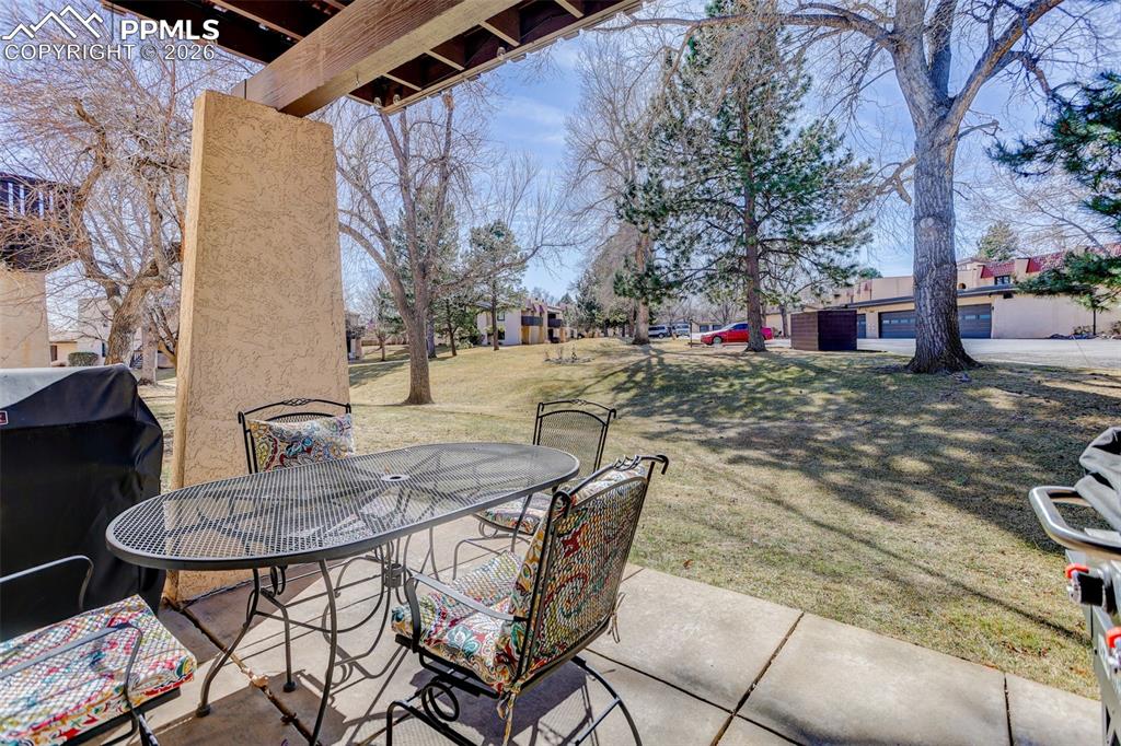 Enjoy your morning coffee outside,enoying the community's park-like setting.