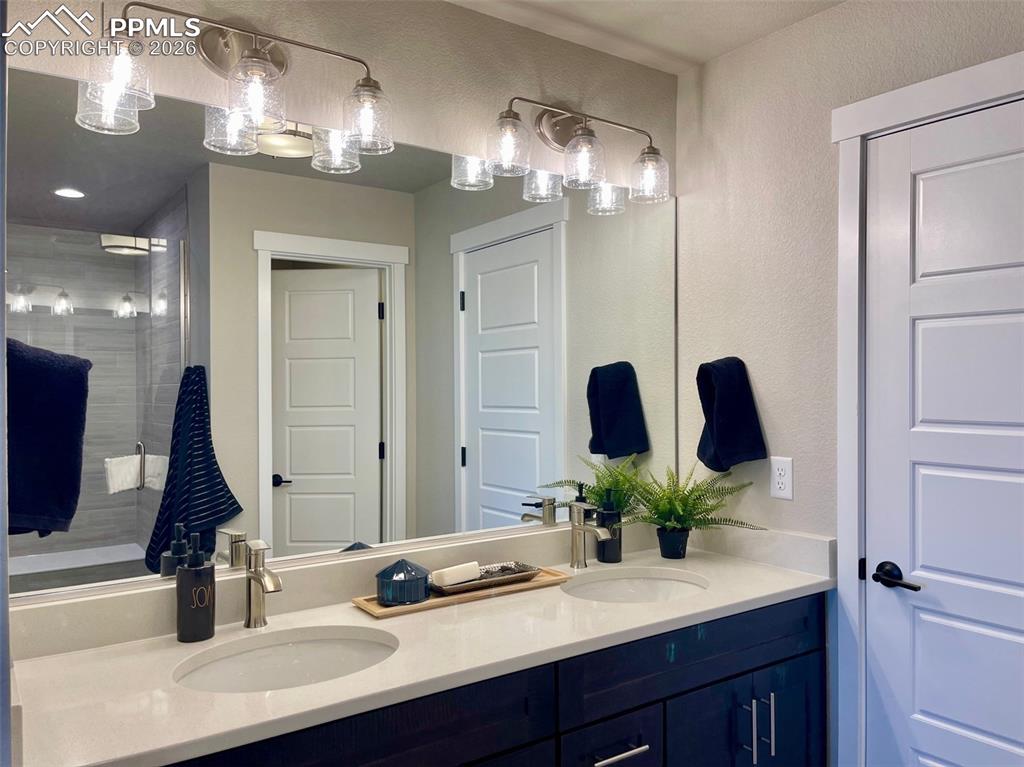 3527 Summer Dream Avenue