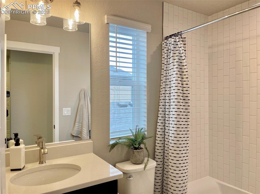 3527 Summer Dream Avenue