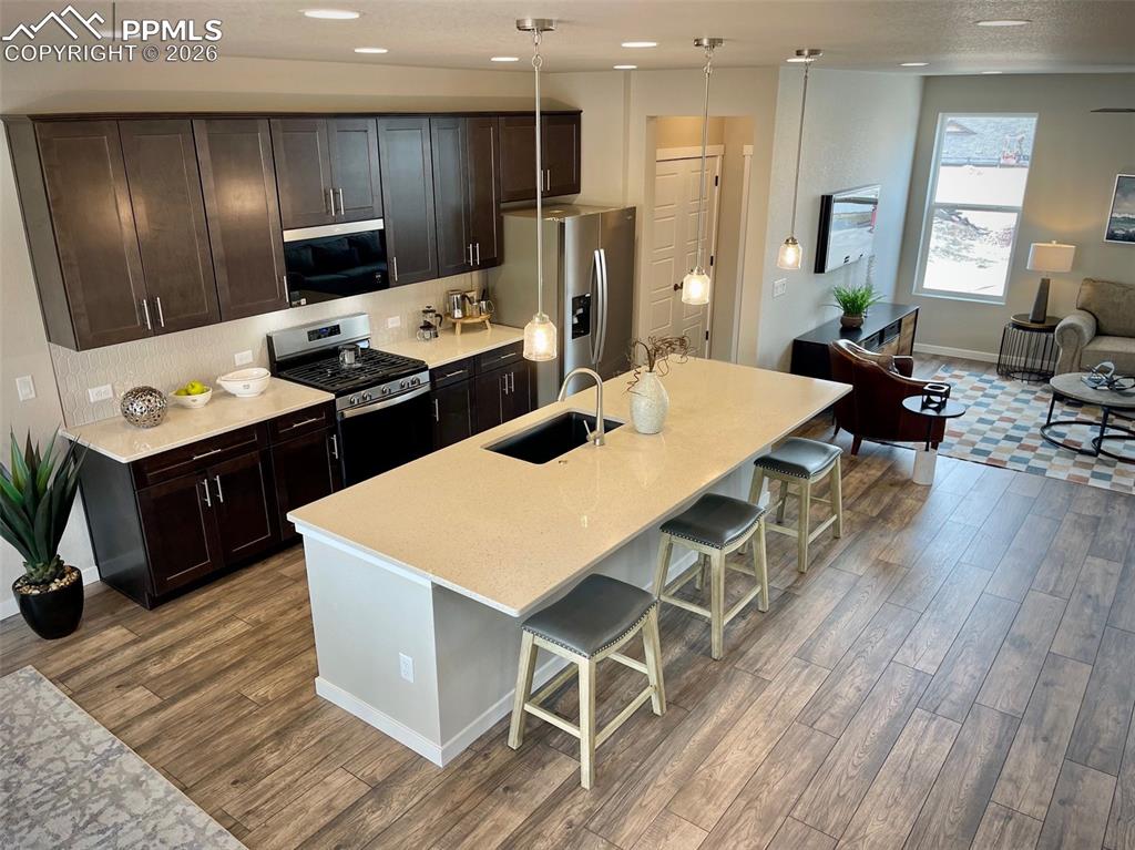 3527 Summer Dream Avenue