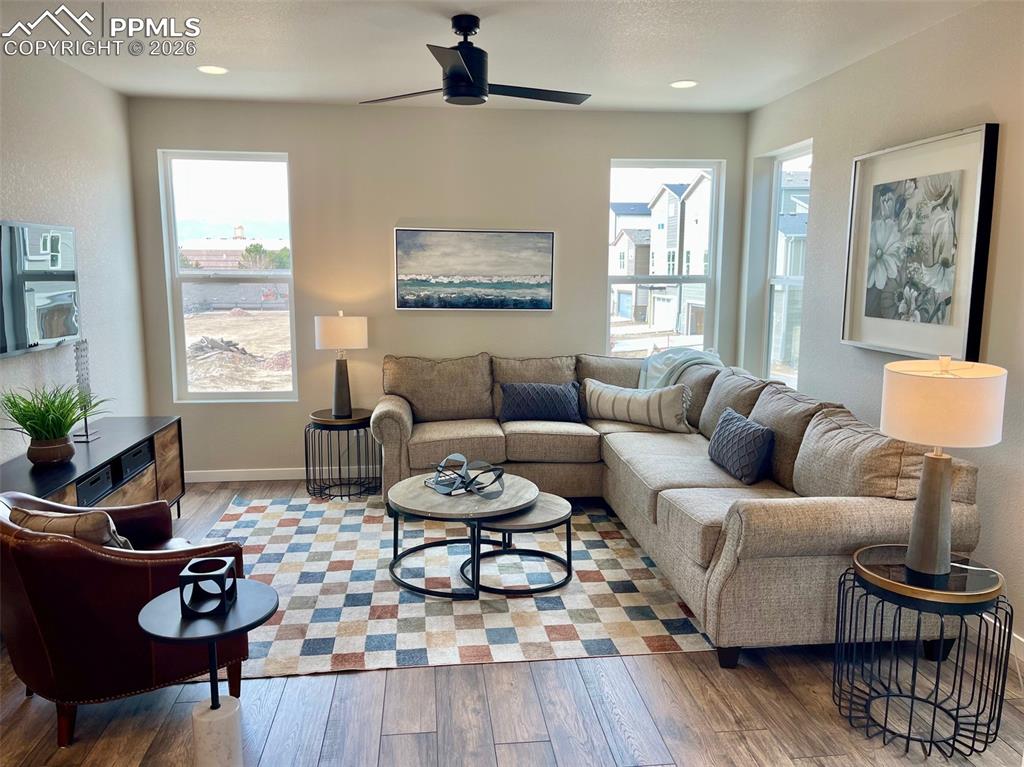 3527 Summer Dream Avenue