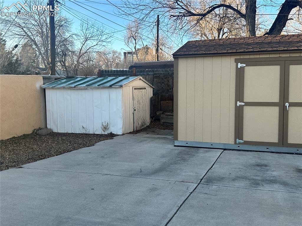 405 Mono Place photo 3