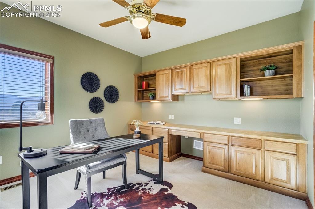 Front office with built-in's. 